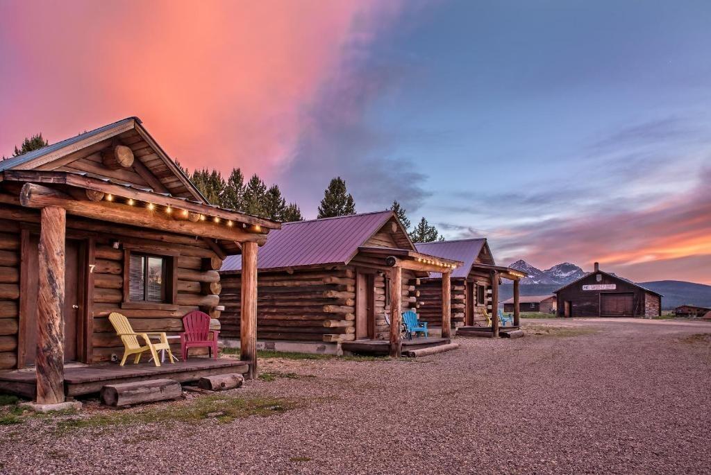 Picture of Triangle C Cabins