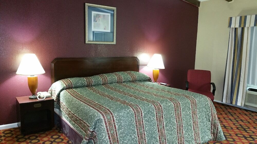 Picture of Executive Inn and Suites Waxahachie