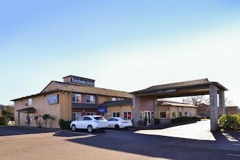 Picture of Travelodge Suites by Wyndham Newberg
