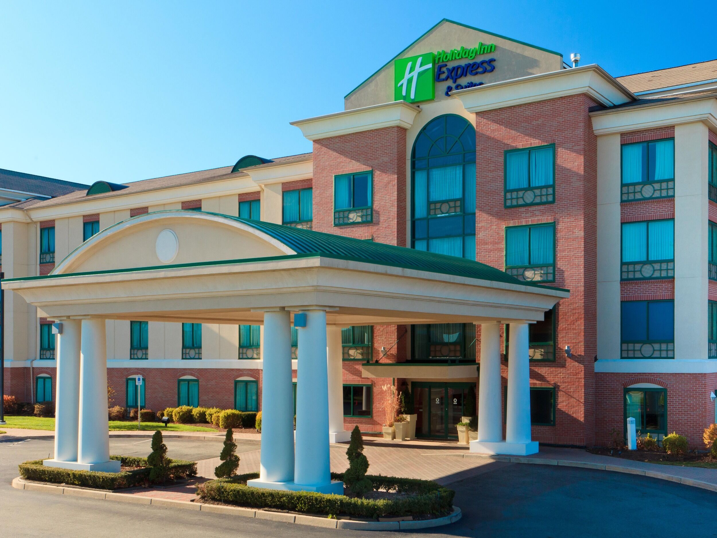 Picture of Holiday Inn Express Newport North - Middletown
