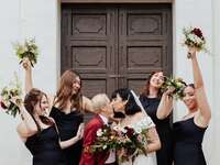 When to give wedding gifts. 