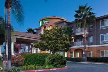 Picture of Holiday Inn Express Hotel & Suites Corona