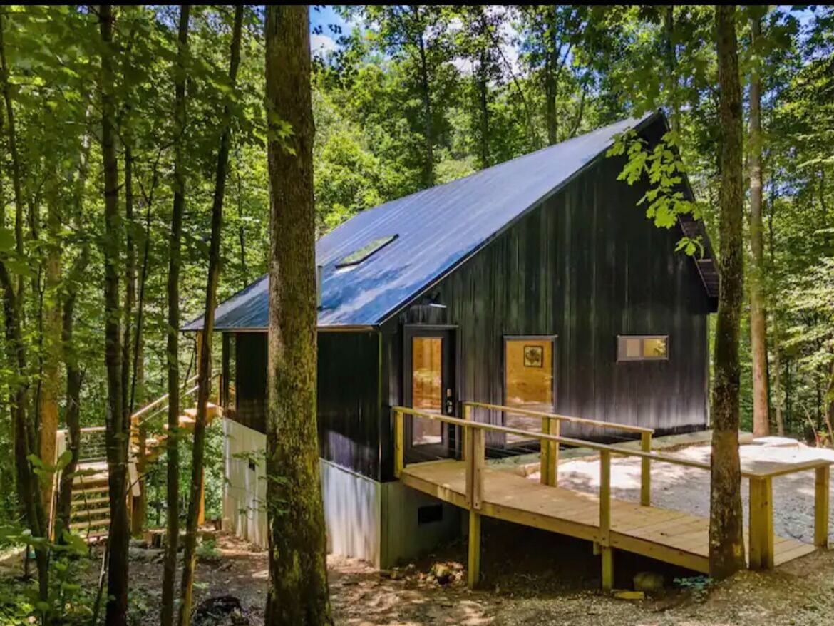 Picture of Lux Treetop Get Away