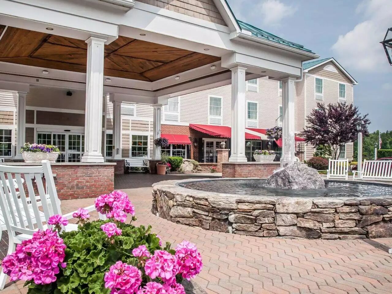 Picture of Comfort Inn & Suites Sturbridge-Brimfield