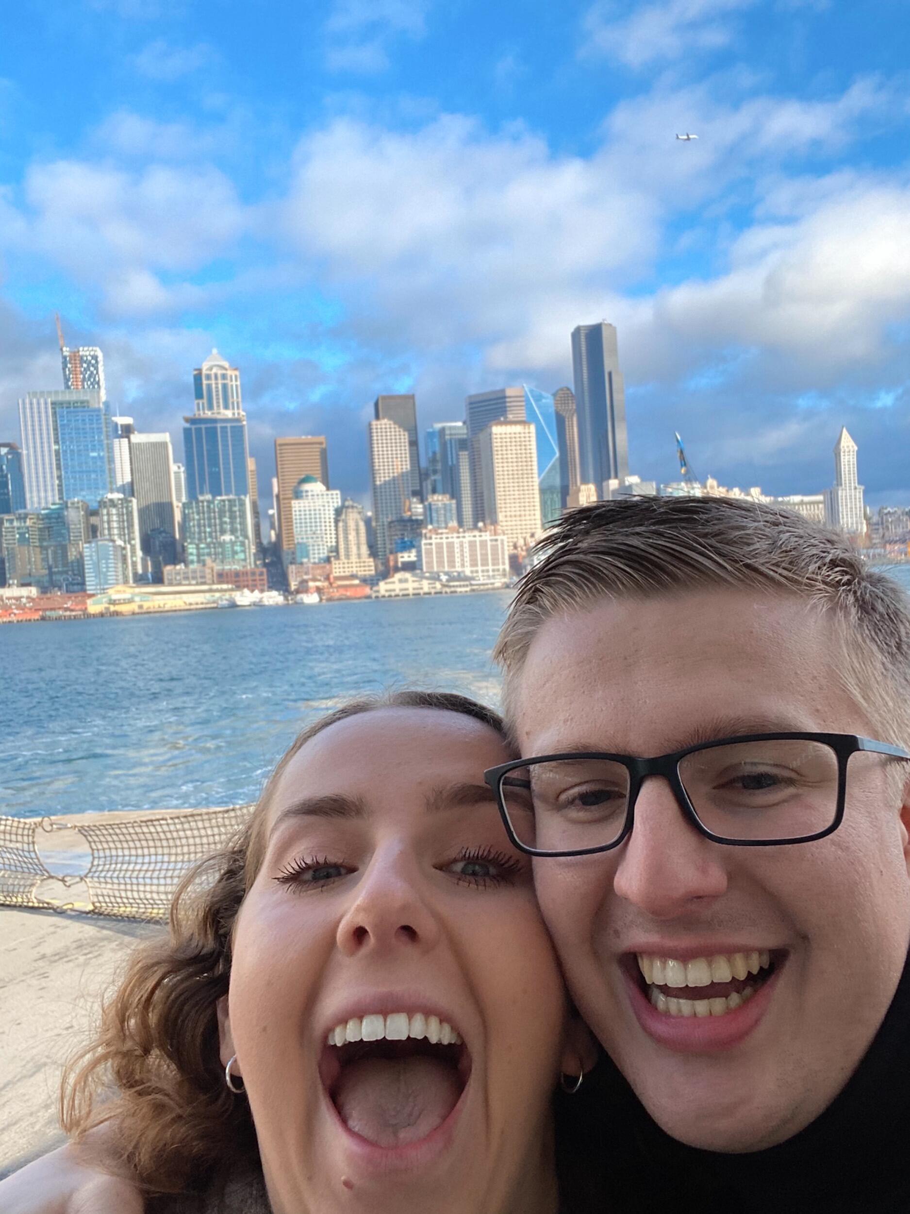 Things are going well, so Kyle visits Sophie & her family for New Year's in Seattle after barely a month of dating. Sometimes you just get a good feeling, ya know?