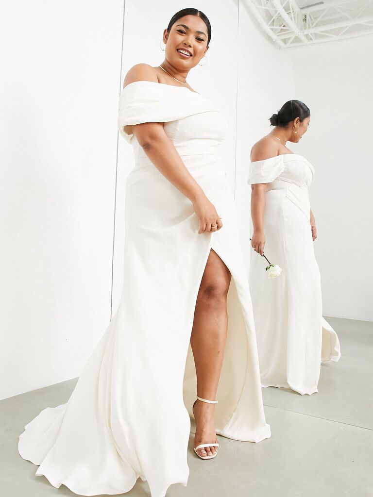 29 Simple Wedding Dresses for Minimalist Elegance