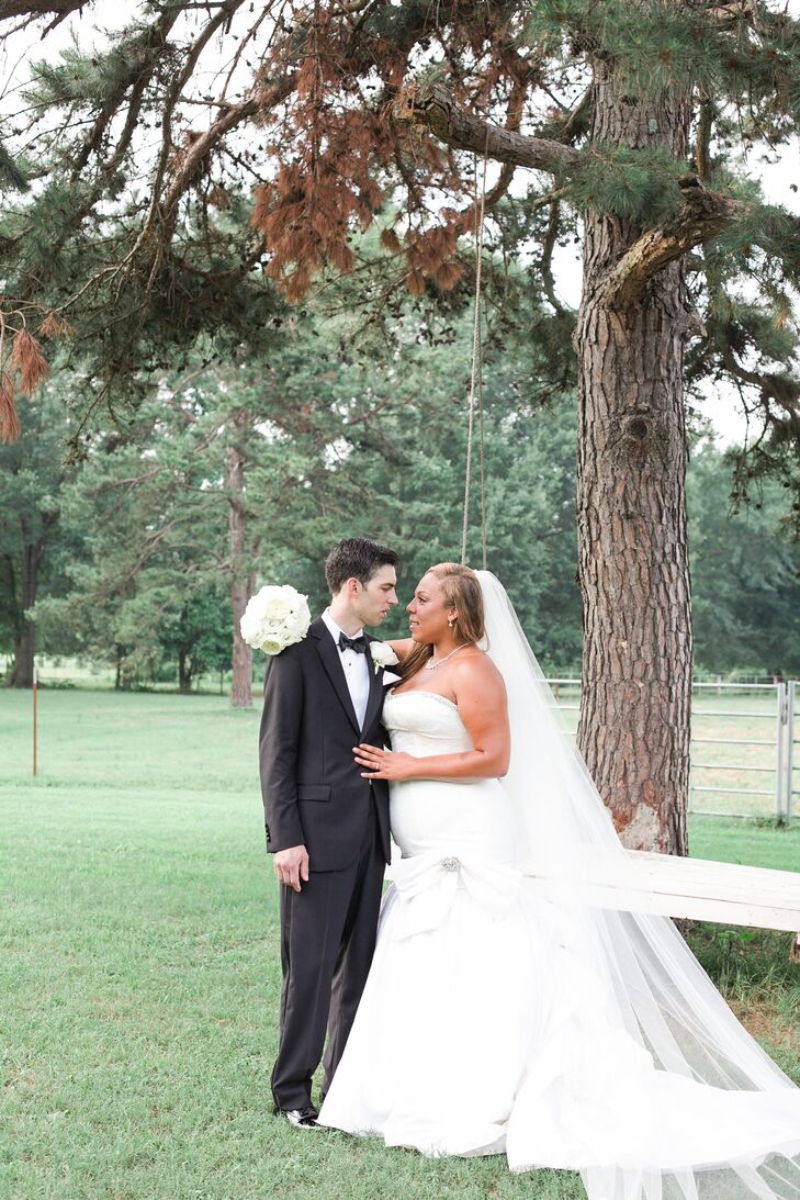 Nikki, 41, CEO of Glitter Magazine, Scott, 34, works in sales, met online. Even though they seemed an unlikely couple–she is from New Jersey and he is