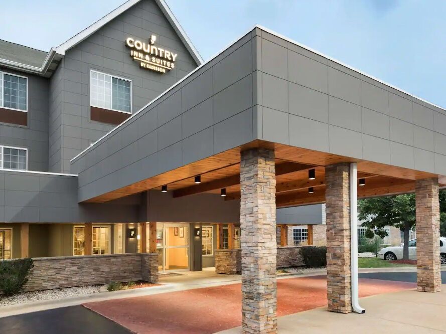Picture of Country Inn & Suites by Radisson, Romeoville, IL
