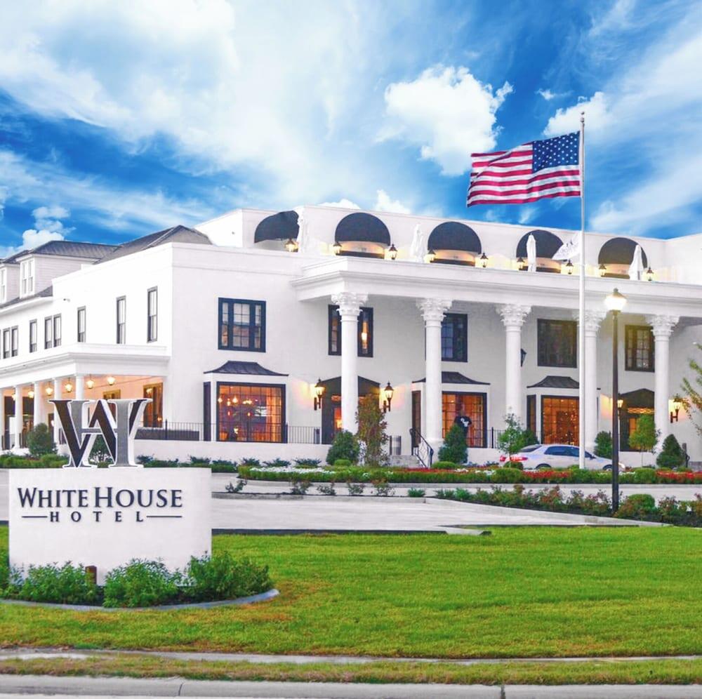 Picture of White House Hotel