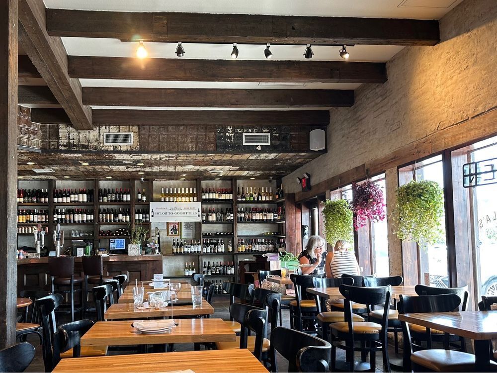 Picture of Olivella’s Pizza and Wine