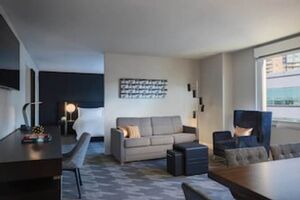Picture of Renaissance Des Moines Savery Hotel