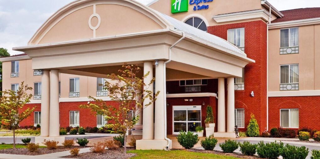 Picture of Holiday Inn Express And Suites Dickson