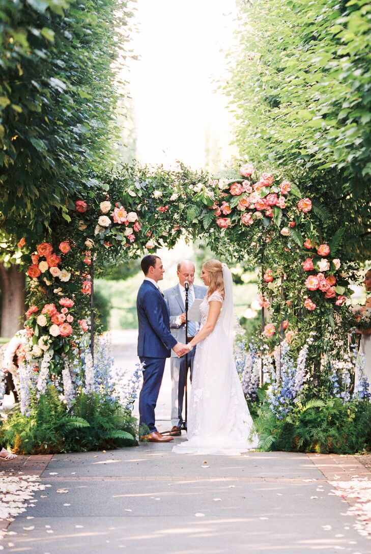 Chelsea grew up near the Chicago Botanic Garden, so it was a natural place to host her wedding to Andrew. Chelsea’s mother painted floral invitations 