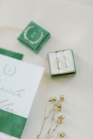 Delicate Wedding Rings in Green Velvet Ring Box