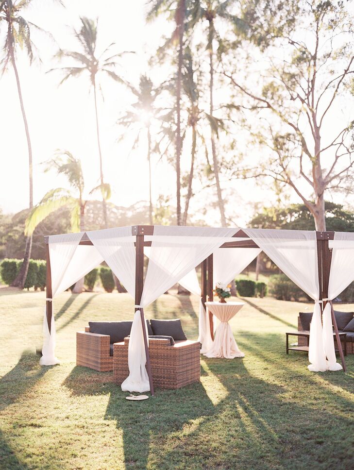 Canopied lounge furniture offered additional seating while guests mingled both inside and out of the main lodge. The biggest standout detail: three-foot-tall letters that spelled out "love."