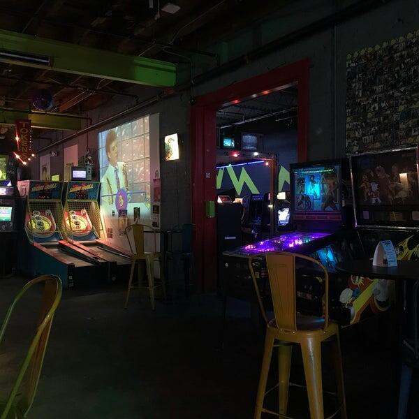 Picture of The Max Retropub