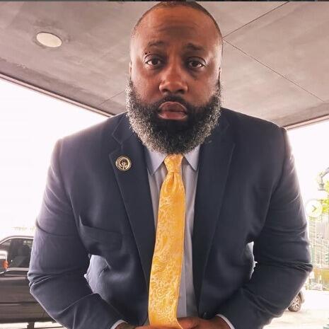 Dr. Derrick Estes
