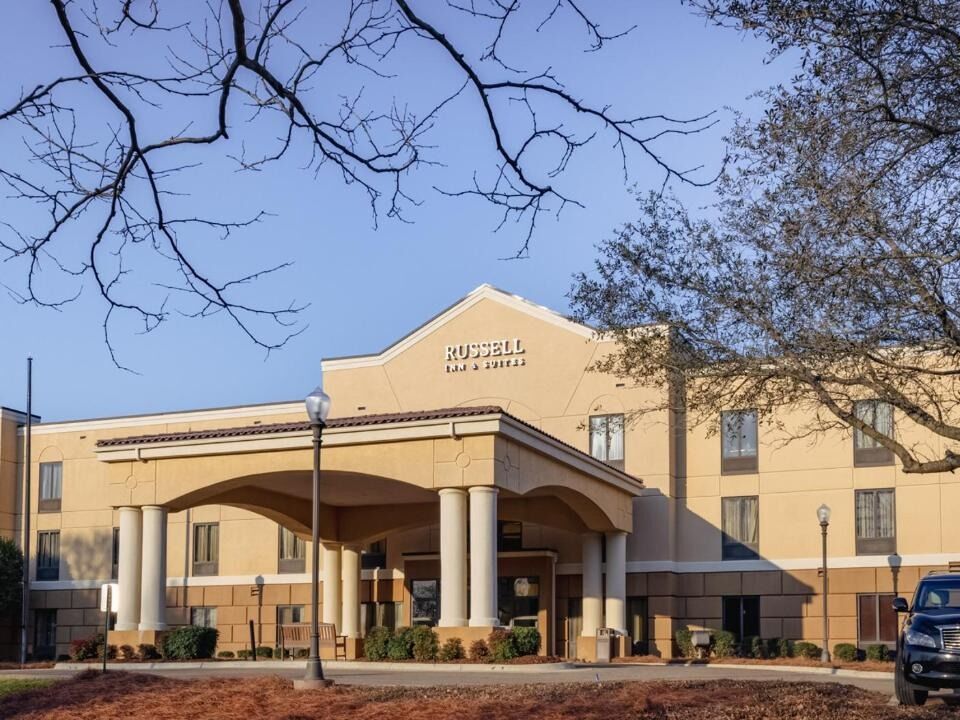 Picture of Russell Inn & Suites