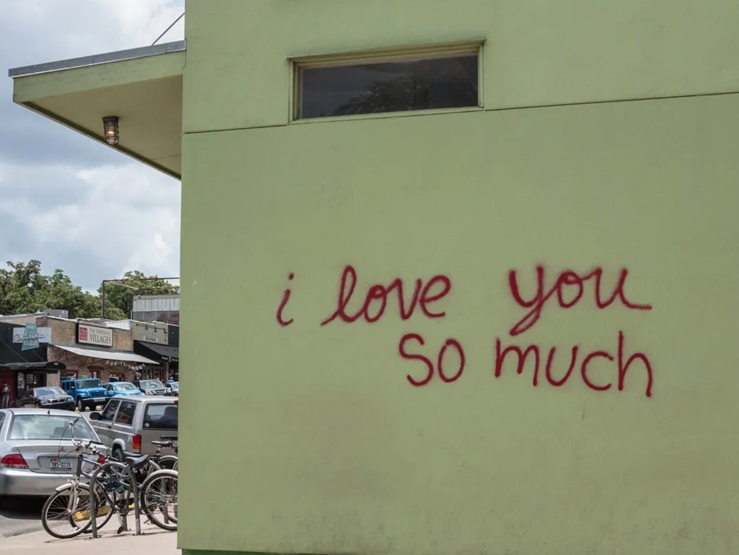 Picture of South Congress Shopping & "I love you so much" Mural
