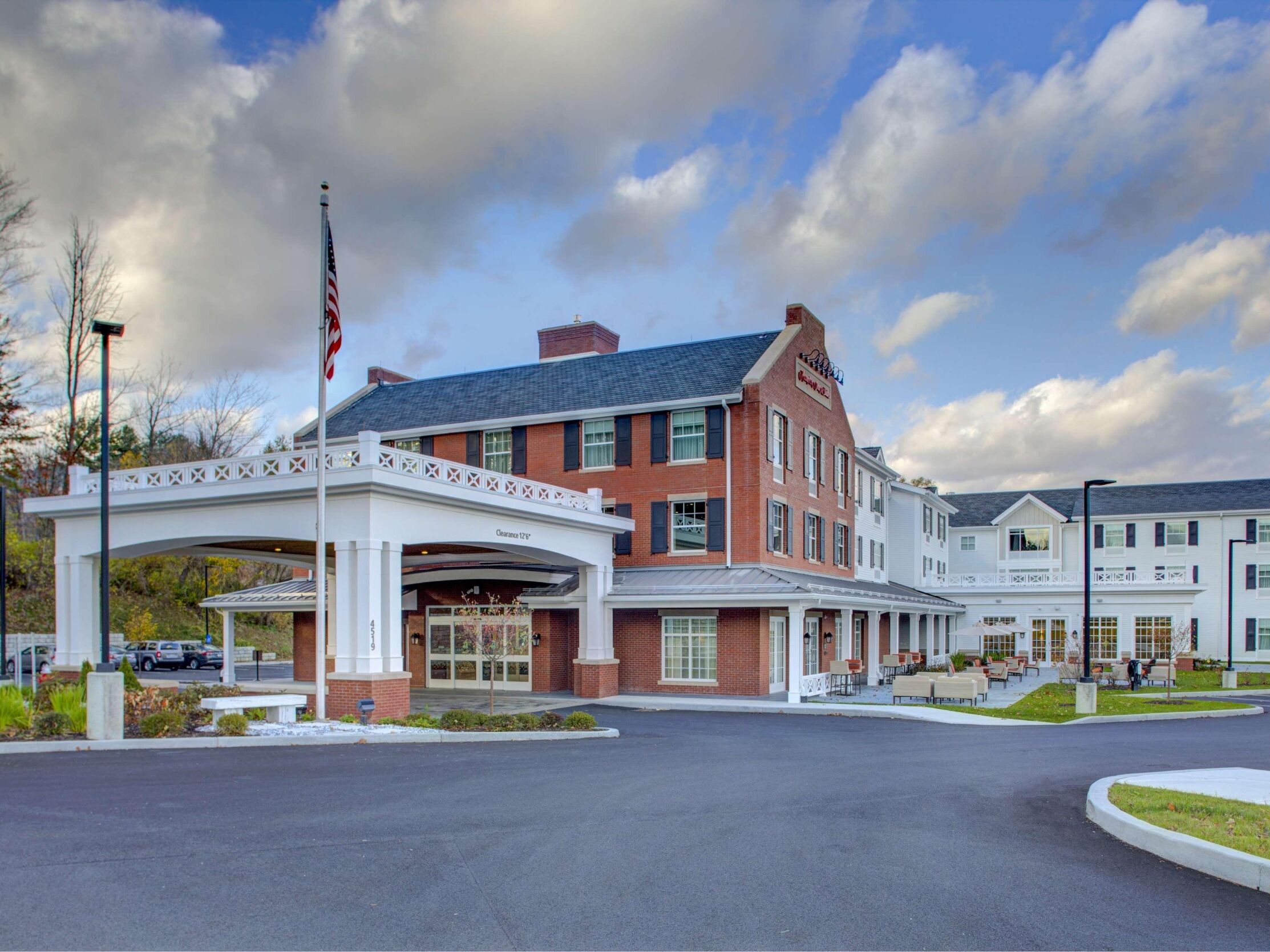 Picture of Hampton Inn & Suites Manchester