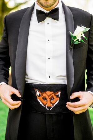 The Bride's Sister Stitched a Fox Head Cummerbund for the Groom