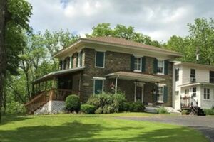 Picture of Country Comforts Bed and Breakfast