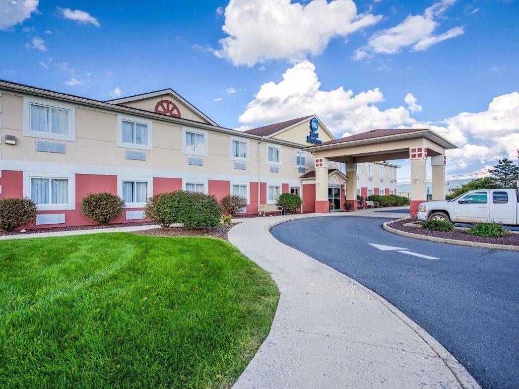 Picture of Best Western Nittany Inn Milroy