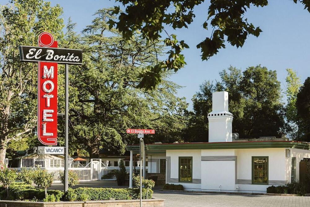 Picture of El Bonita Motel