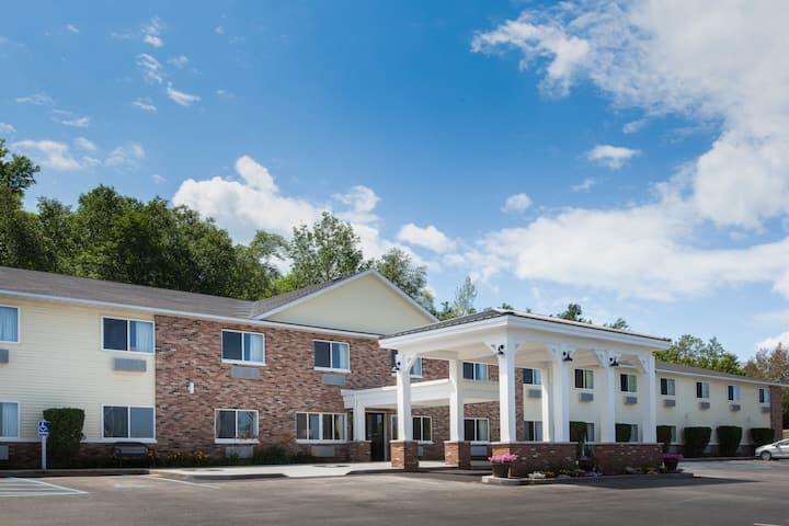 Picture of Americinn By Wyndham Petoskey