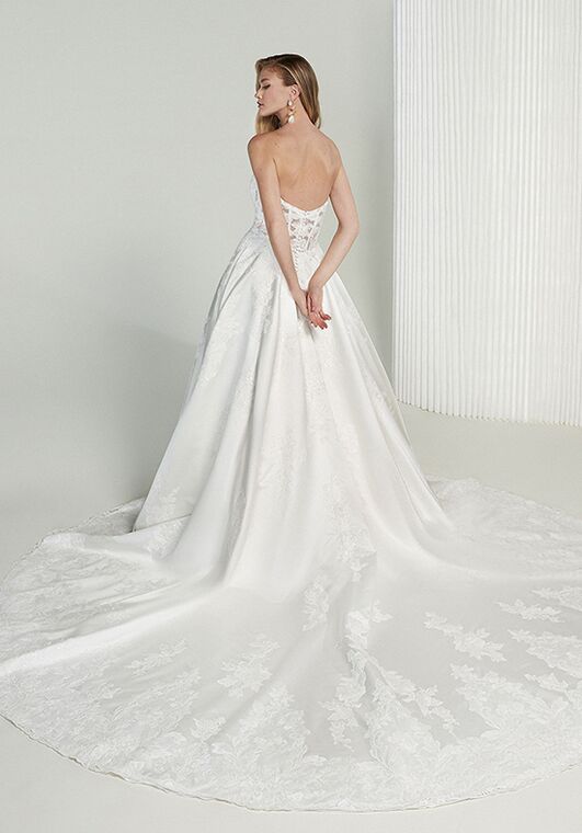 Justin Alexander Signature Elizabeth Ball Gown Wedding Dress - 7