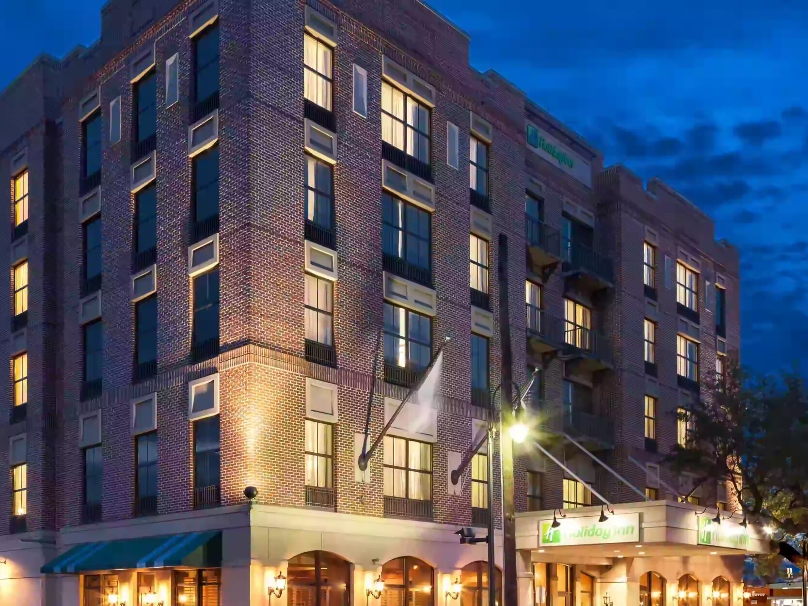 Picture of Holiday Inn Savannah Historic District, an IHG Hotel