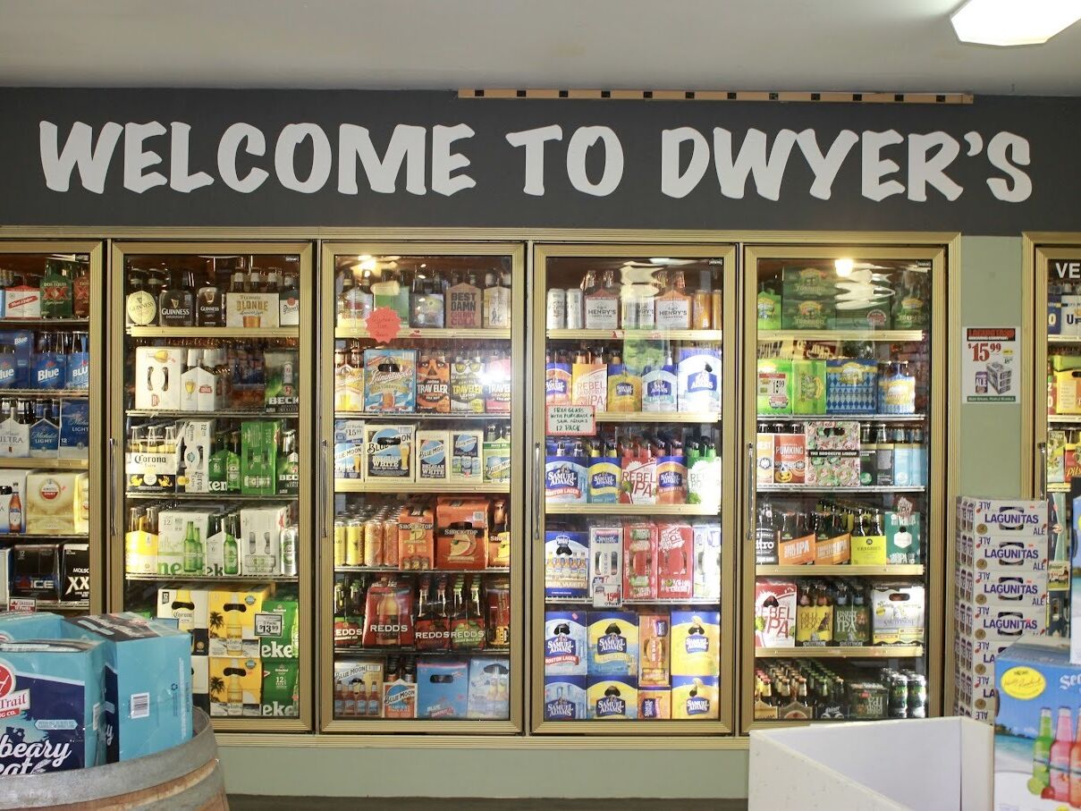 Picture of Dwyer's State Line Beer & Wine/Vermont State Liquor Store
