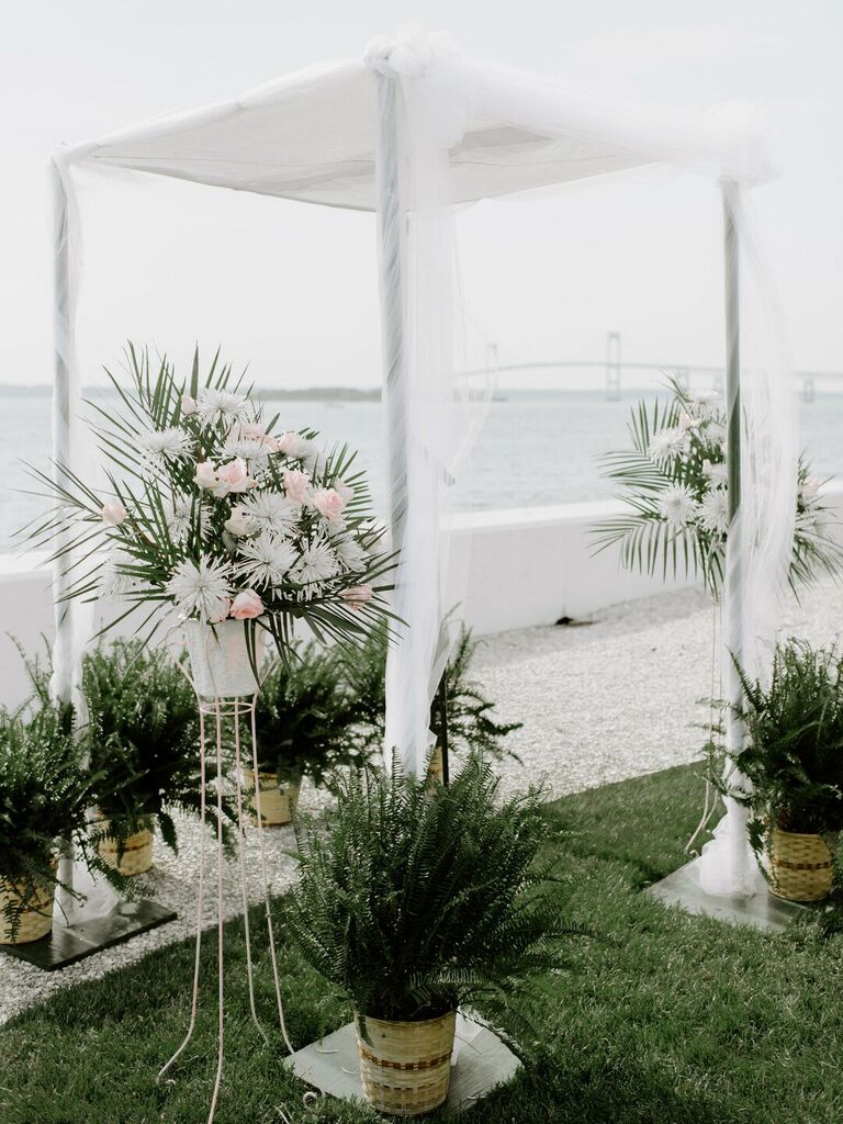 how to choose wedding vendor beach wedding