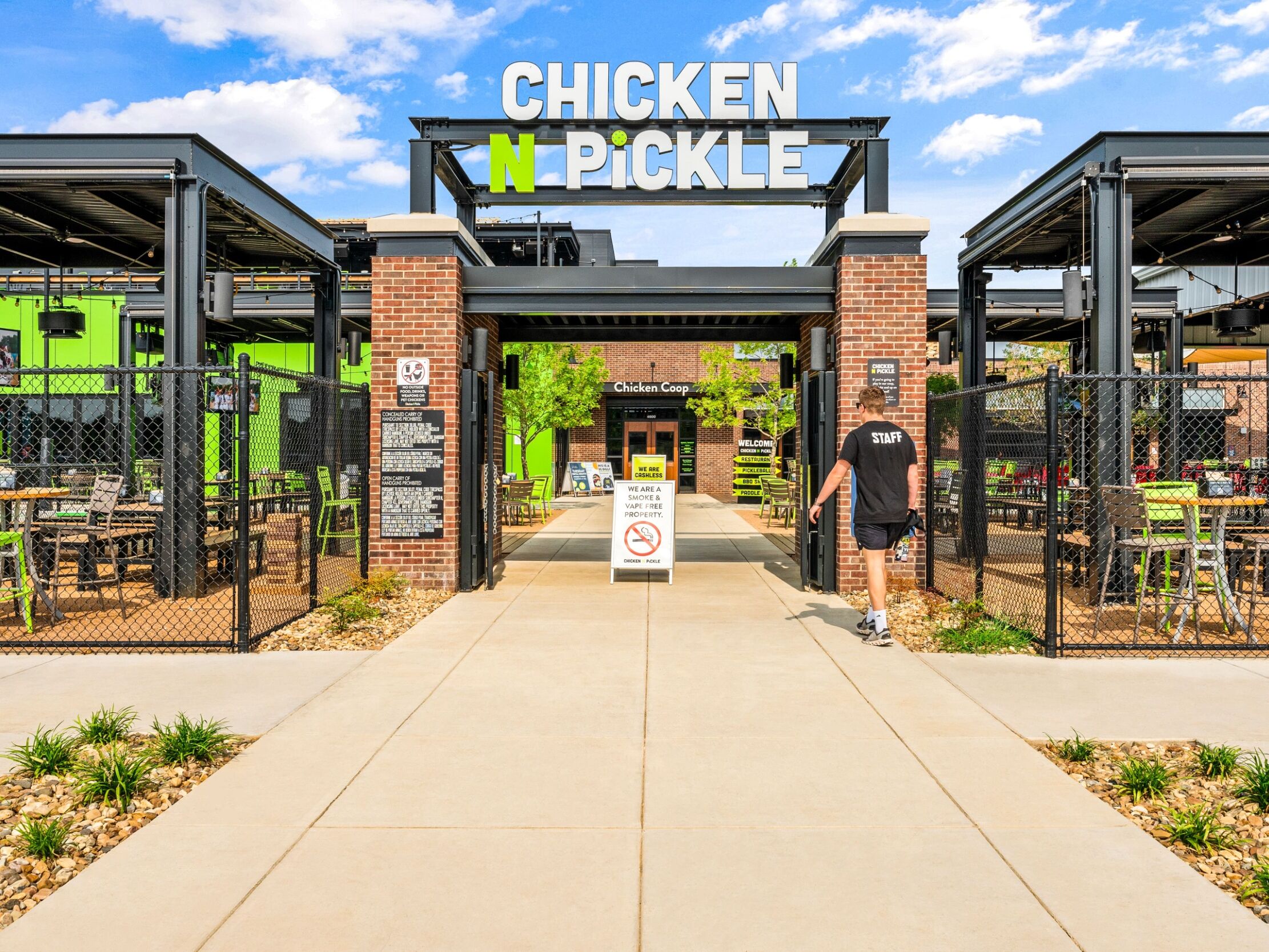 Picture of Chicken N Pickle - St. Charles