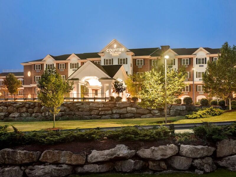 Picture of Country Inn & Suites by Radisson, Manchester Airport, NH