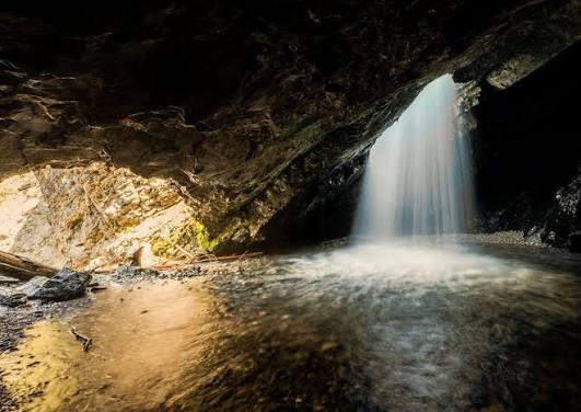 Picture of Donut Falls Summer Trailhead
