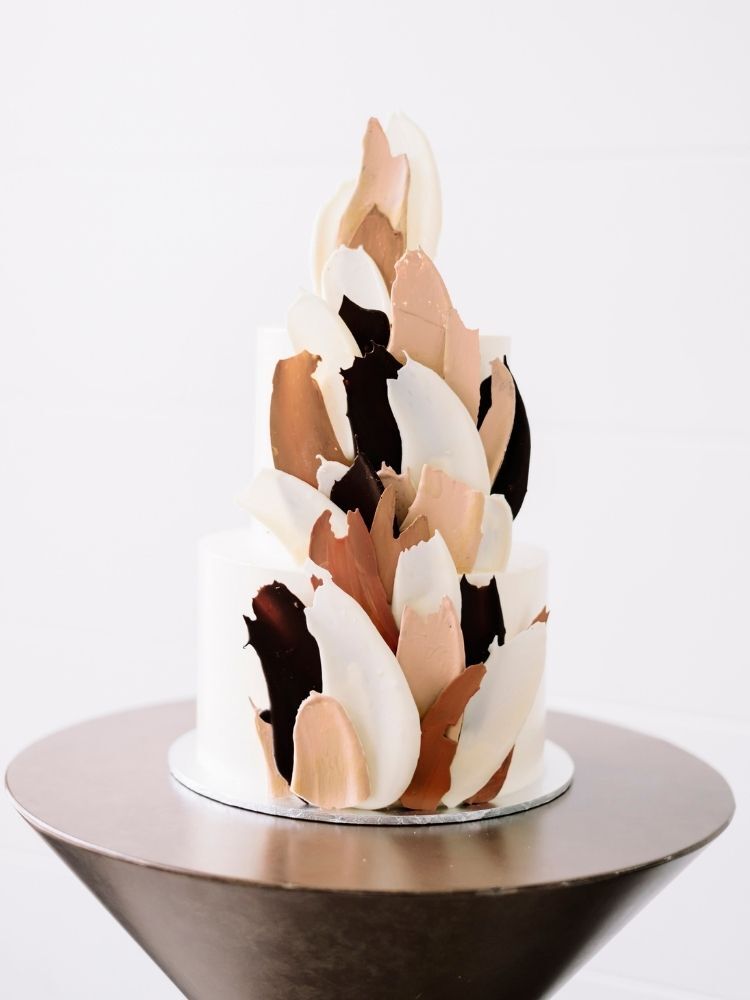 modern white-and-brown wedding cake