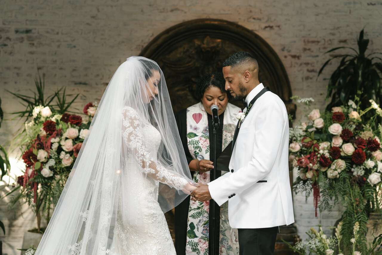 Classic Lace-Trimmed Blusher Veil