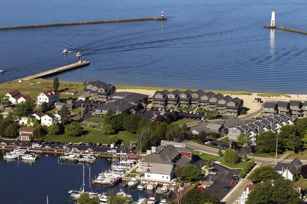 Picture of Harbor Lights Resort
