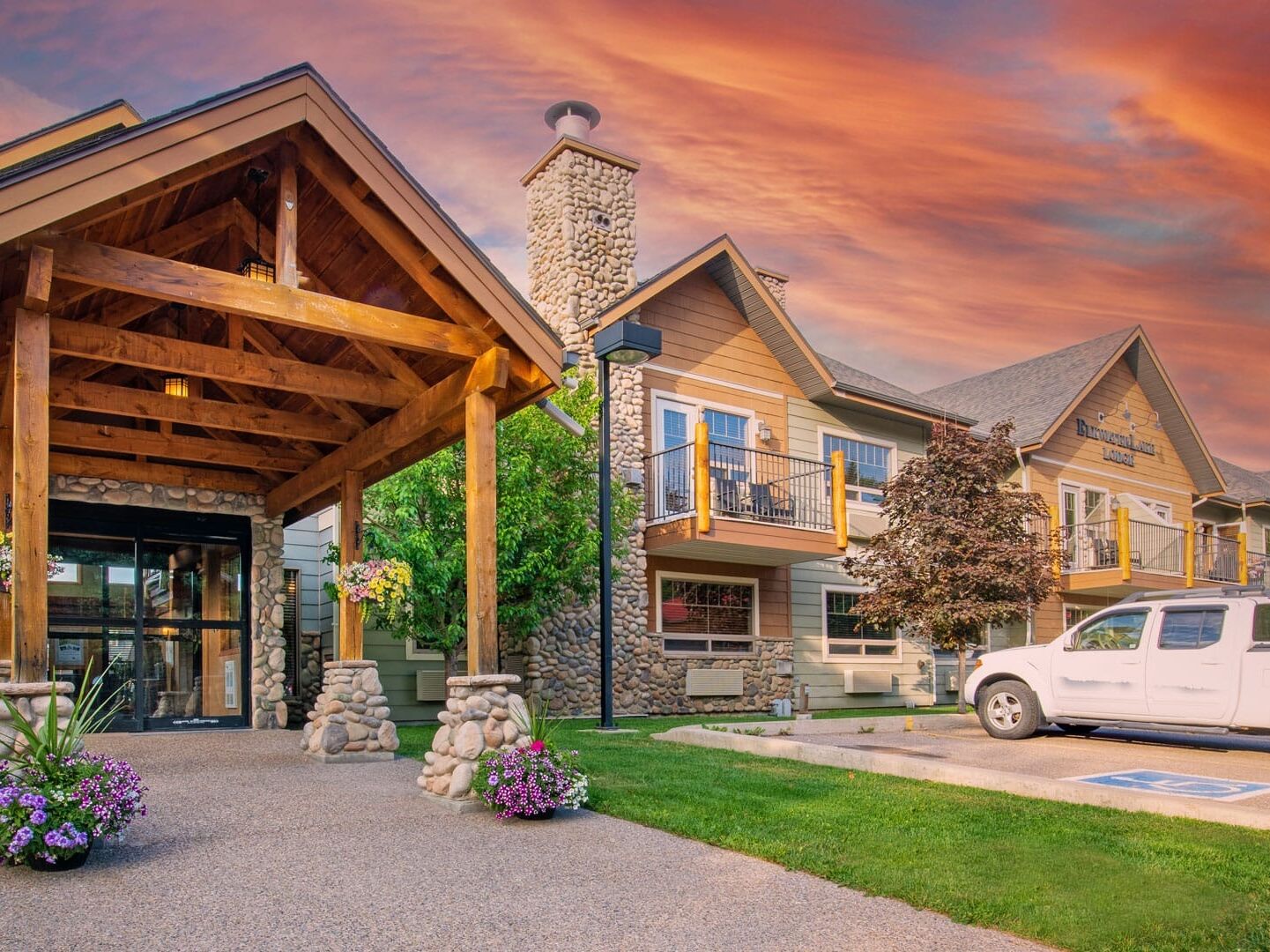 Picture of Elkwater Lake Lodge & Resort