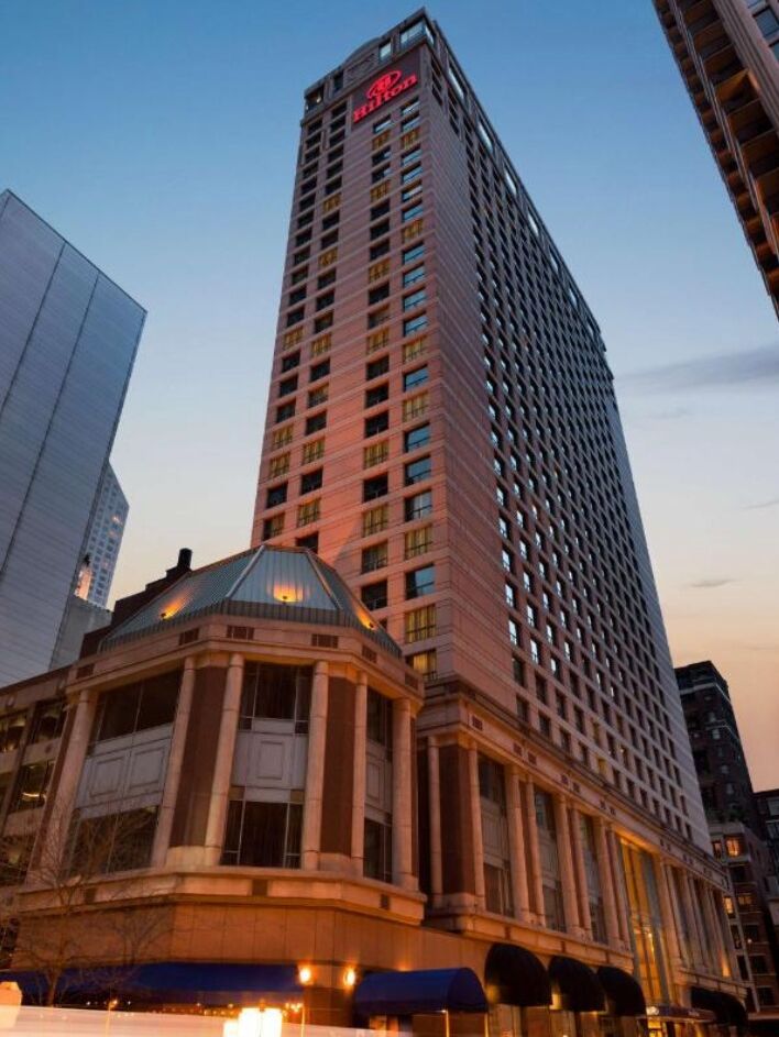 Picture of Hilton Chicago/Magnificent Mile Suites