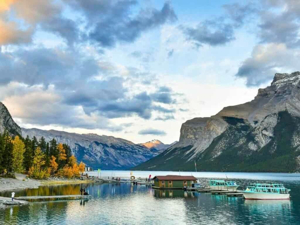 Picture of Lake Minnewanka 