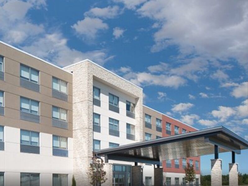 Picture of Holiday Inn Express & Suites Elkhorn - Lake Geneva Area