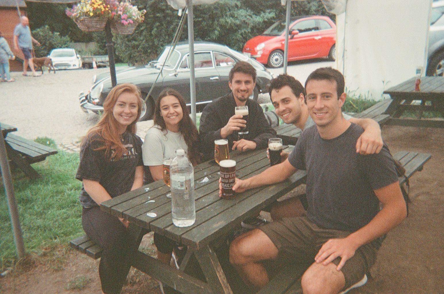 We were set up (thanks Sirina!) while living in London, on a hike in Epping Forest.

- 

On s’est rencontrés quand nous vivions à Londres (merci Sirina !), lors d'une randonnée à Epping Forest.
