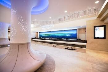 Picture of Fantasyland Hotel