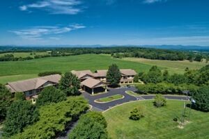 Picture of Round Hill Inn