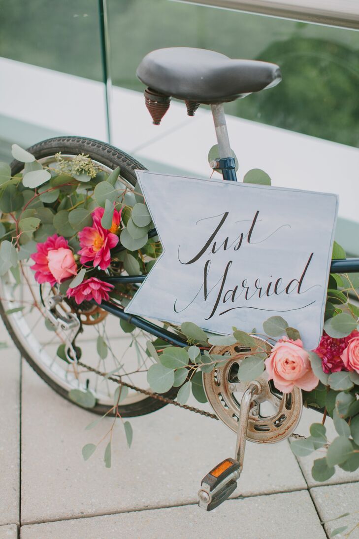 Tandem Bicycle 'Just Married' Sign
