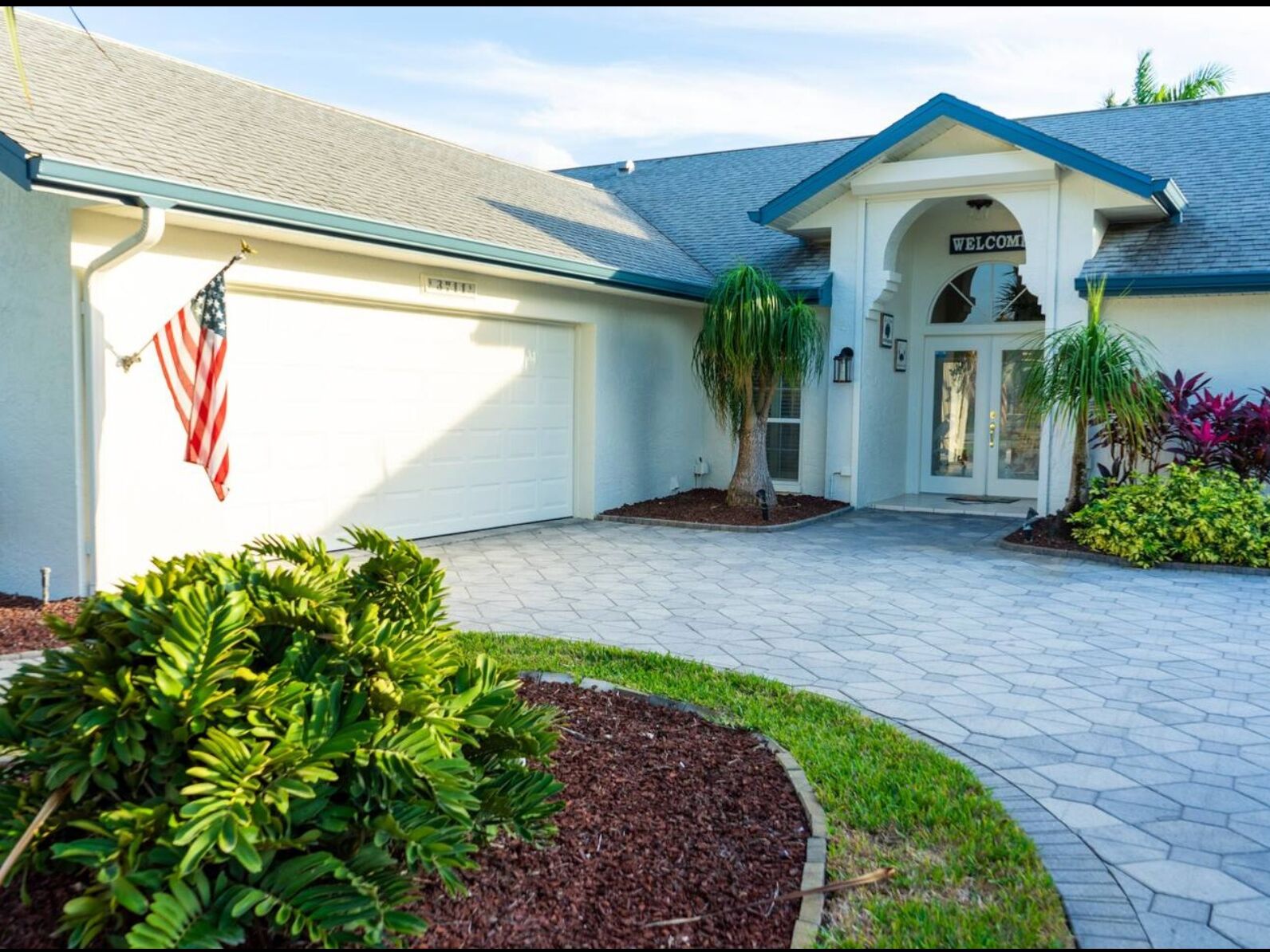 Picture of Relaxing Tropical Retreat w/pool | 5 Min to Beach