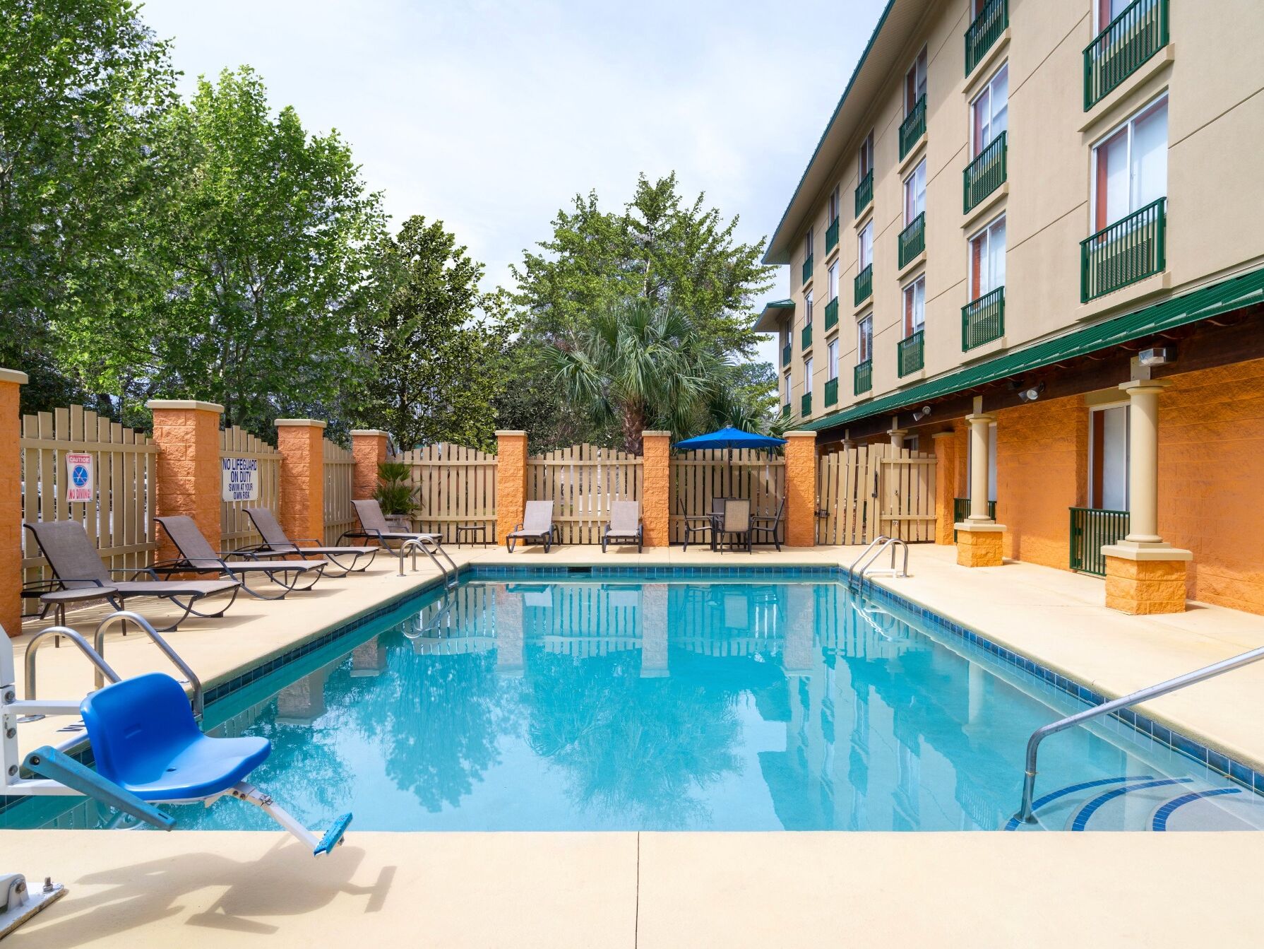 Picture of Holiday Inn Express & Suites Bluffton @ Hilton Head Area