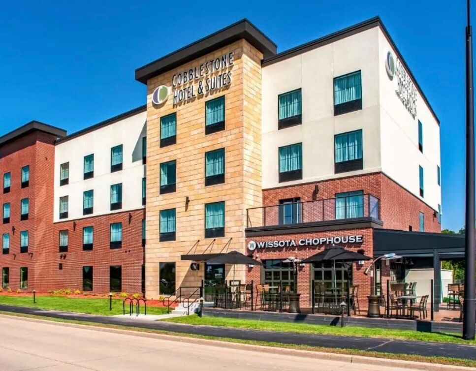 Picture of Cobblestone Hotel & Suites 